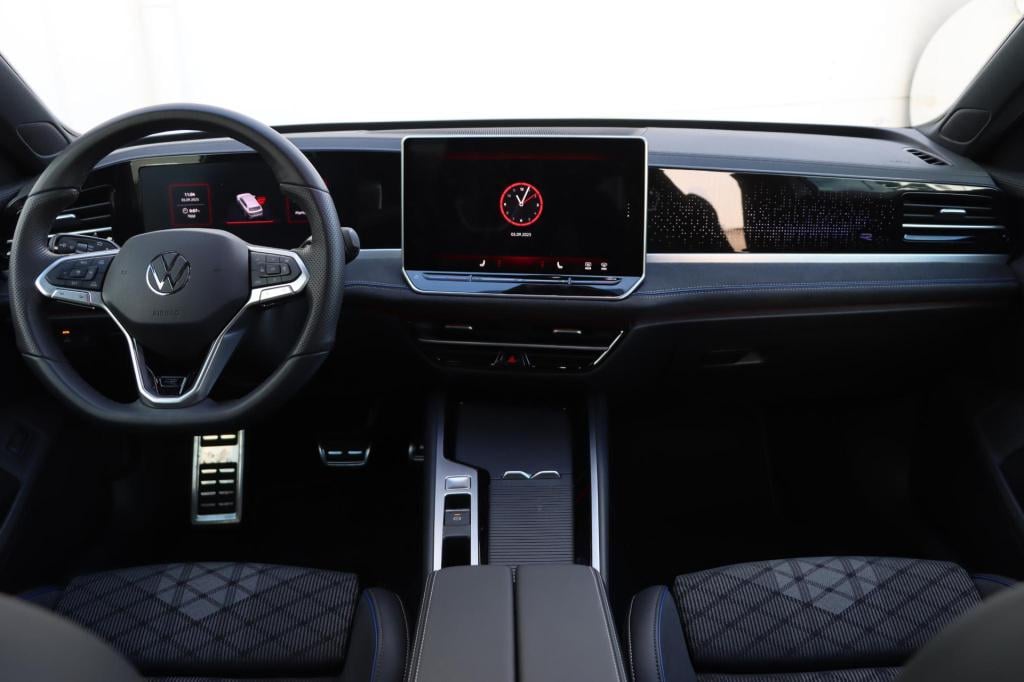 Volkswagen Passat variant 1.5 etsi r-line business dsg7 150pk ergo stoel | 