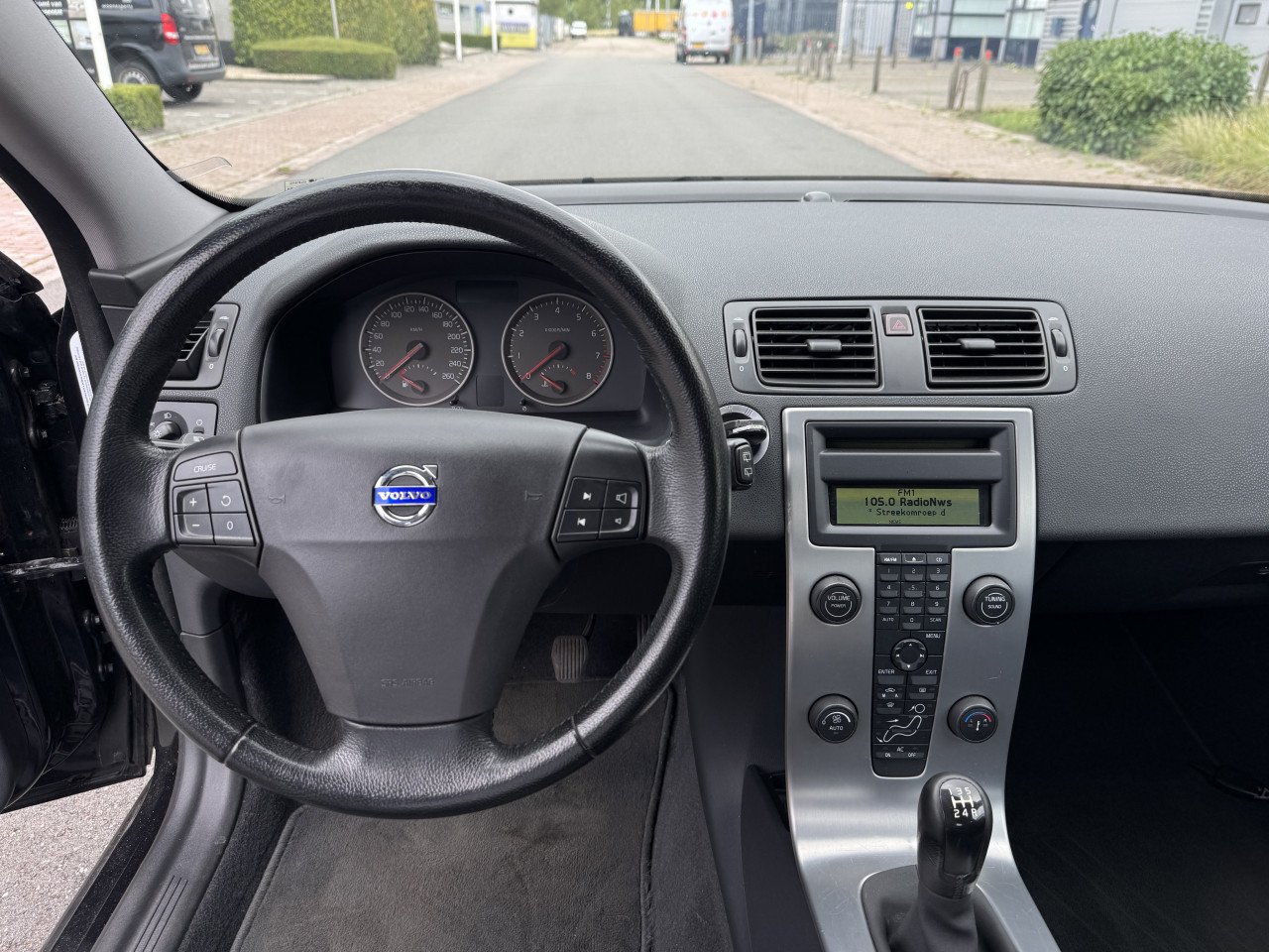 Volvo C30 momentum 1.8 benzine met nieuwe APK!