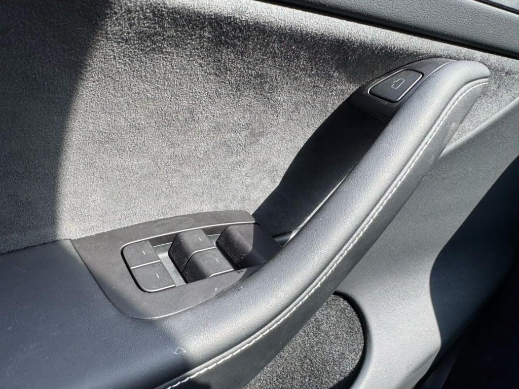 Tesla Model Y rwd 58 kwh