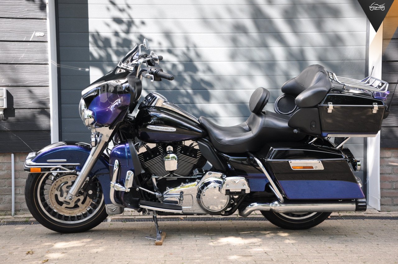 Harley Davidson FLHTK Electra Glide Ultra Limited 103 Ape, uitlaten