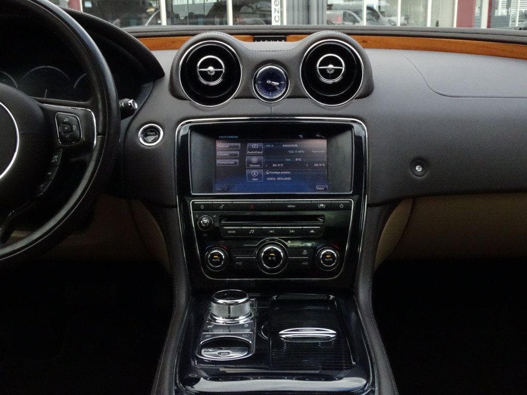 Jaguar Xj 3.0 v6d luxury | dubbel pano | 19"