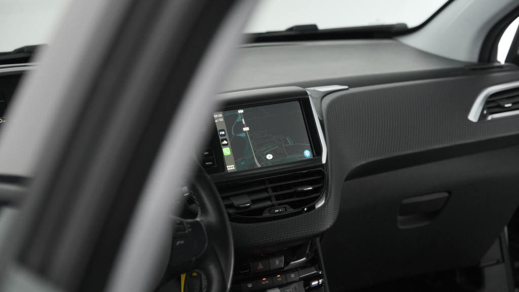 Peugeot 2008 puretech 82 signature | camera | apple carplay | parkeersensor