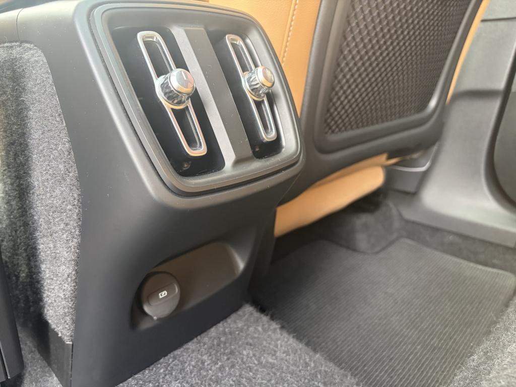 Volvo XC40 2.0 t4 inscription automaat | leer | pano | 19''