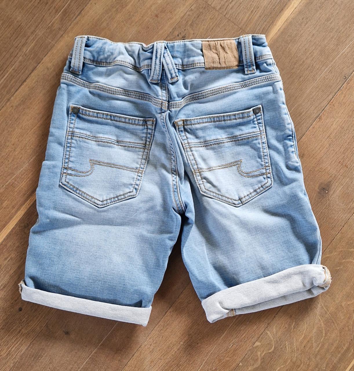 Jongens kleding maat 140
