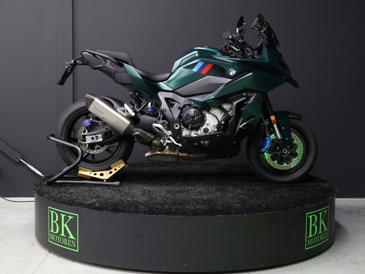 M 1000 XR Aurelius Green | BTW Motor