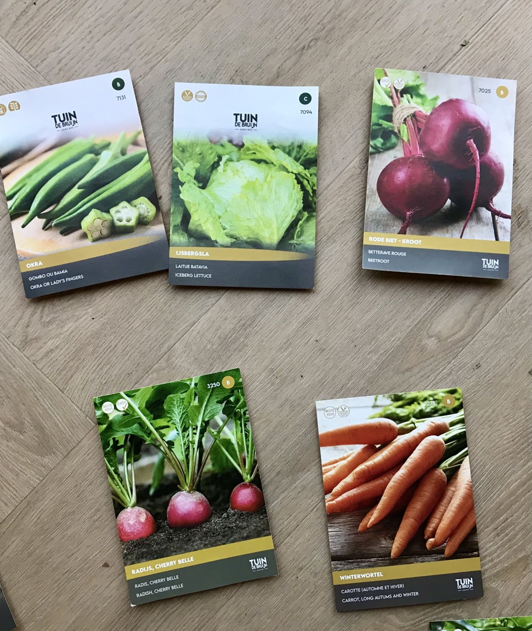 Diverse zakjes biologische zaden nieuw