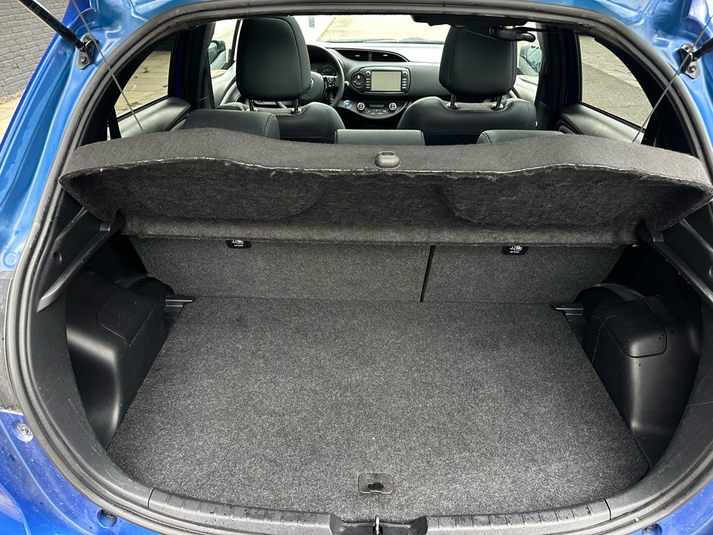 Toyota Yaris 1.5 hybride // premium uitvoering //