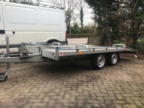 Te huur auto ambulance