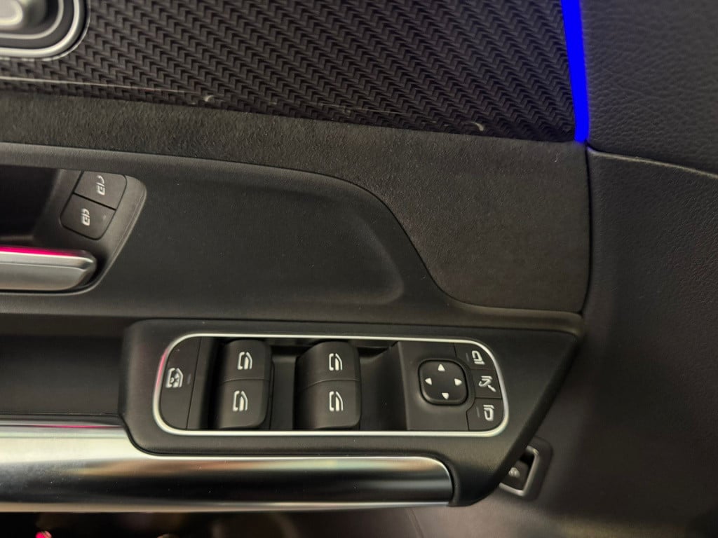Mercedes-Benz Gla-klasse 180 business solution amg