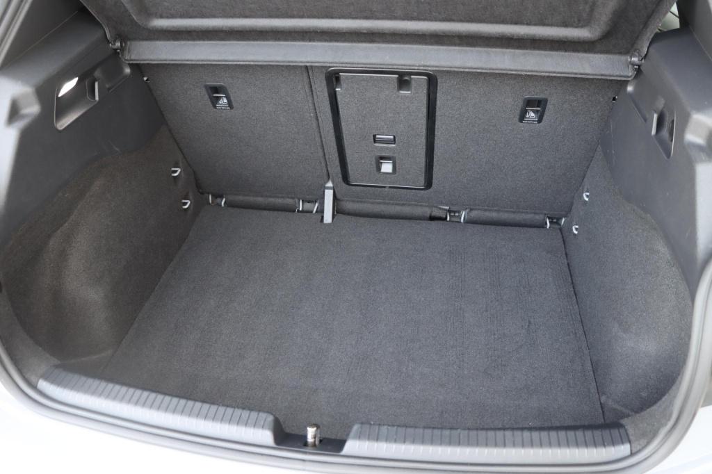 Volkswagen Id.3 pro 58 kwh 204pk | soh 95,6% |