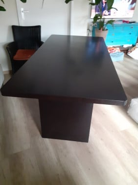 DONKER BRUINE EETKAMERTAFEL
