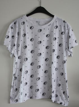 Wit  shirt met yin/ jang en hartjes  print maat xl-46-48