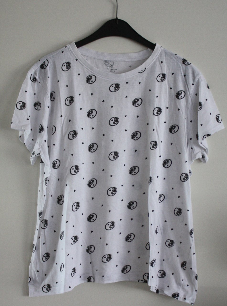 Wit  shirt met yin/ jang en hartjes  print maat xl-46-48