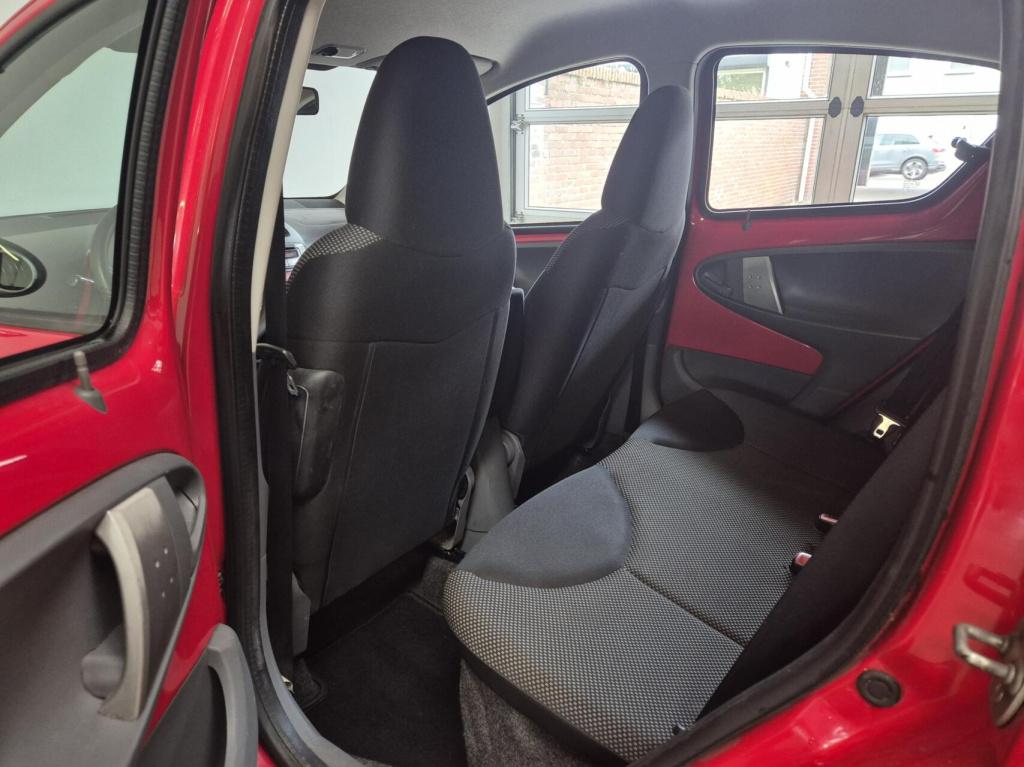 Toyota Aygo 1.0 / 5-deurs / airco / origineel nl