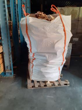 Grote bigbag met droog kachelhout
