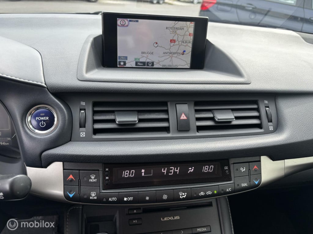 Lexus Ct 200h luxury line