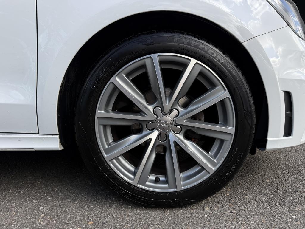 Audi A1 Sportback 1.2 tfsi - sline exterieur - nieuwe ketting -
