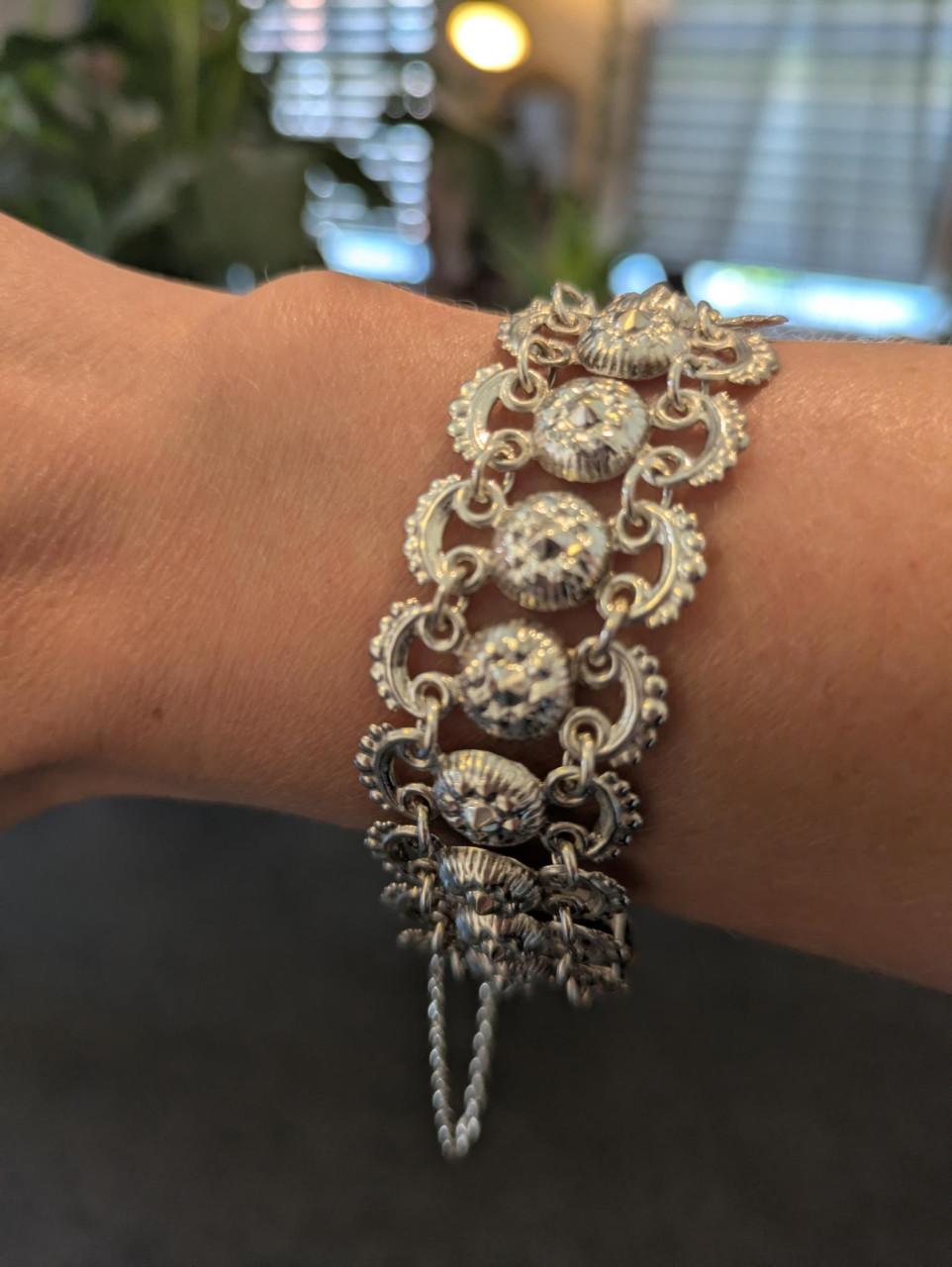 Zeldzame zilveren Zeeuwse boerinnenarmband