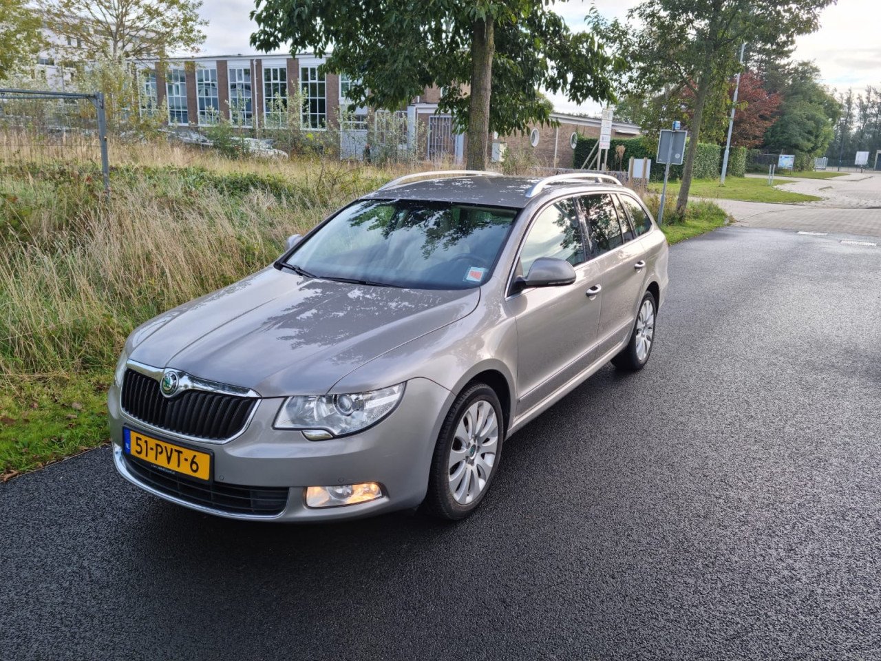 Skoda superb combi 1.8tsi elegance business line bj 2011