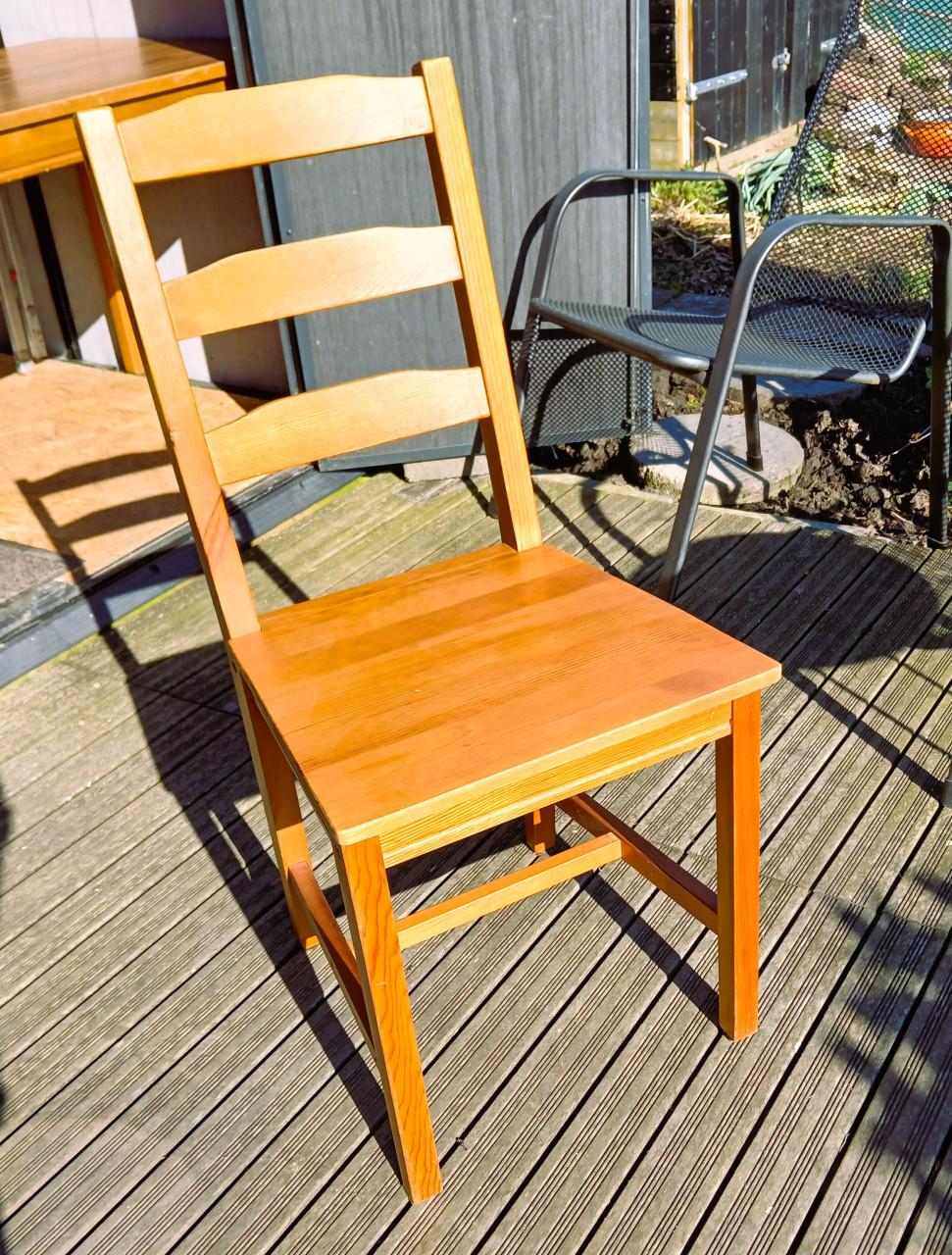 Grenen eetkamerstoeltje + kussen (Jokk Mokk Ikea)