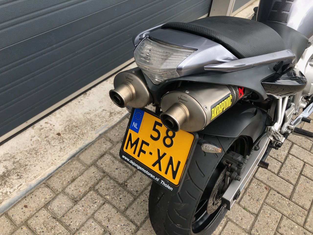 Yamaha FZ6S uit 2005 met 32 dkm, Akrapovic, volle kuip, rijklaar €2950,-