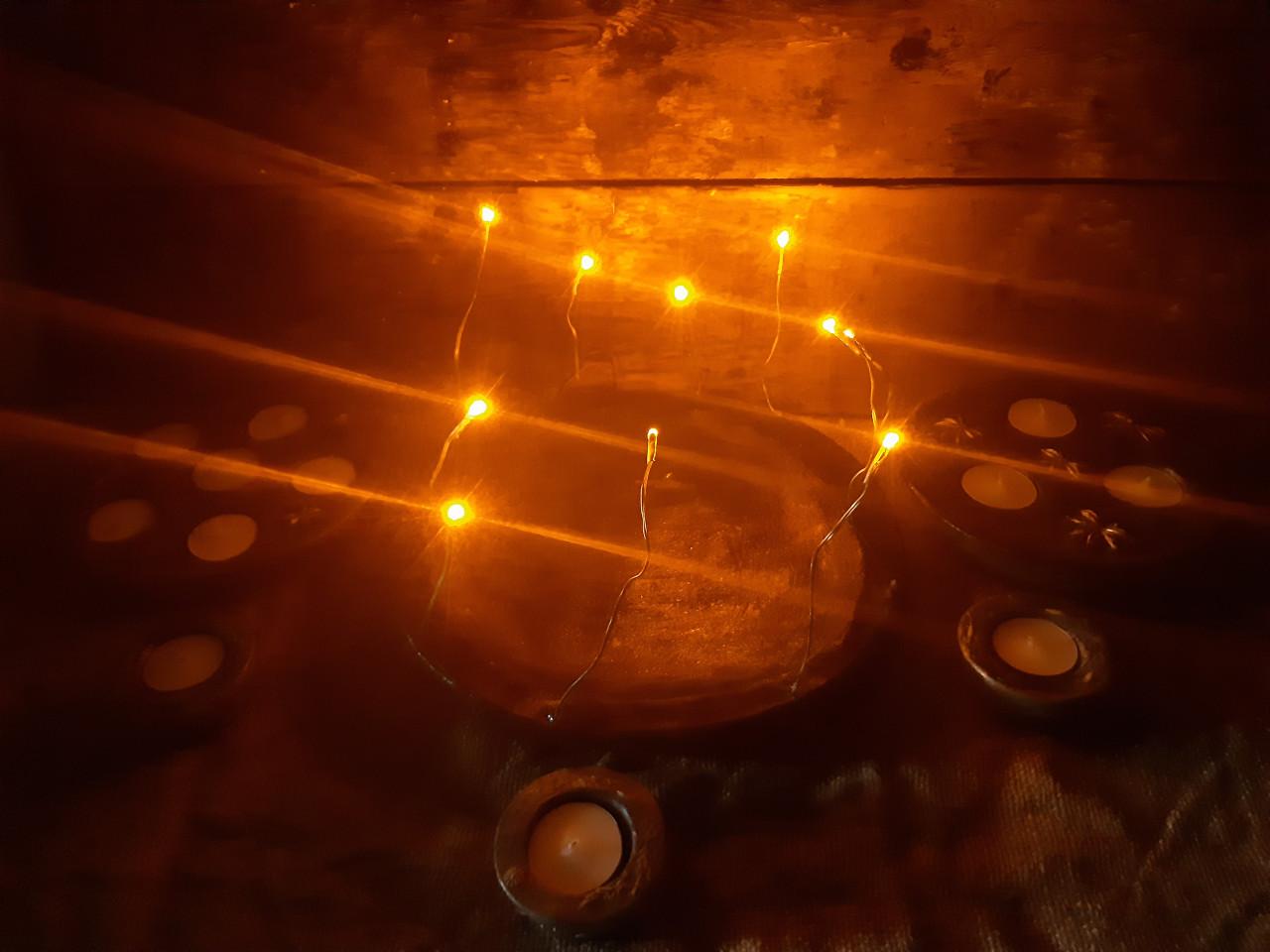 Betonnen schaal met lichtjes en diverse waxine schalen en bakjes (set 5)