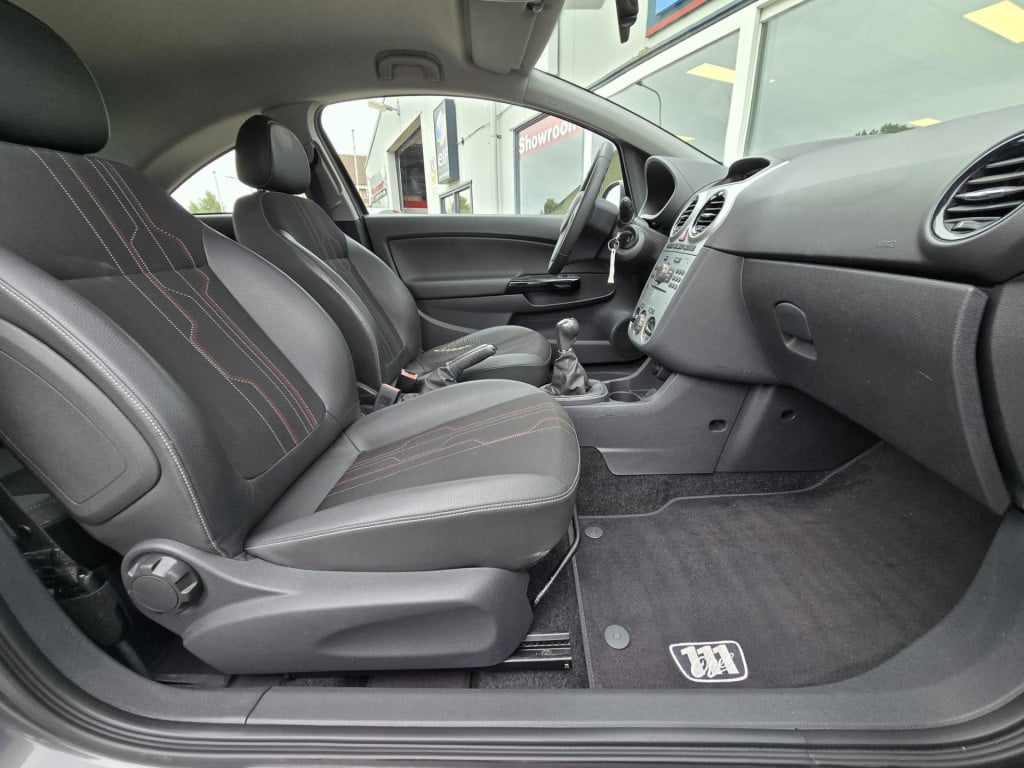 Opel Corsa 1.2-16v anniversary edition