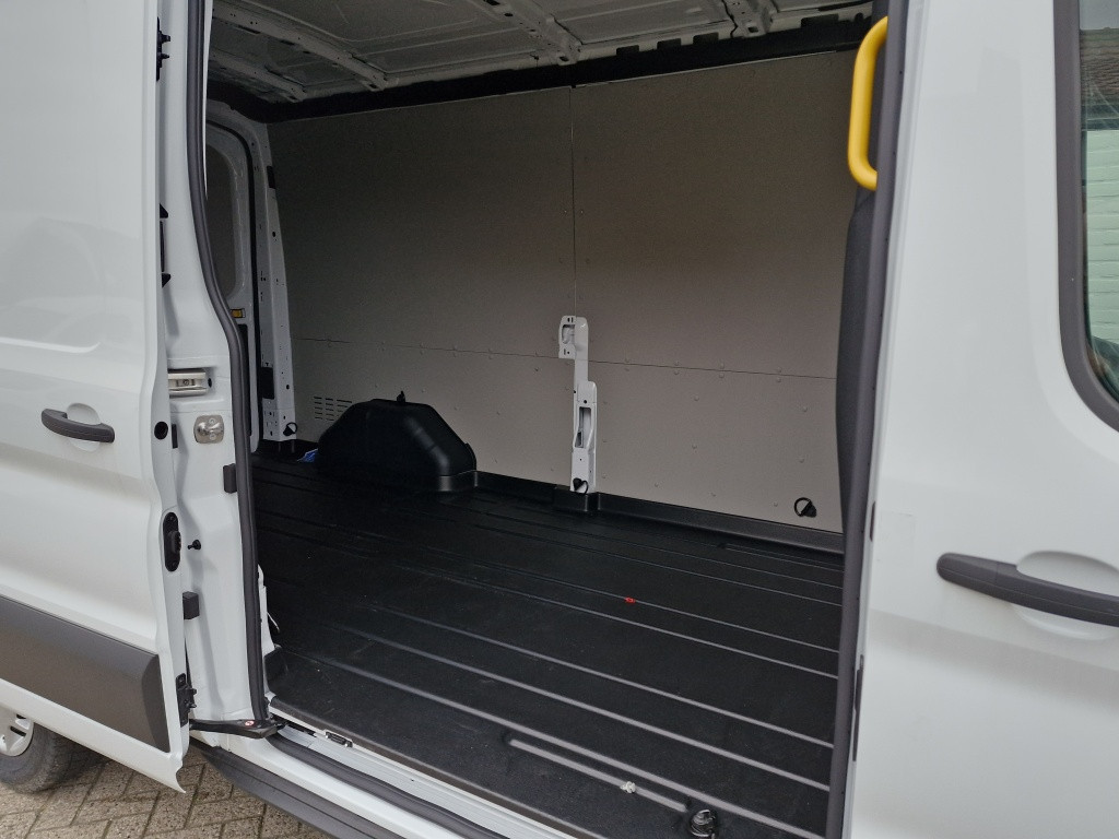 Ford Transit 350 2.0 tdci l3h2 trend | navigatie | trekhaak | park.sens v+a
