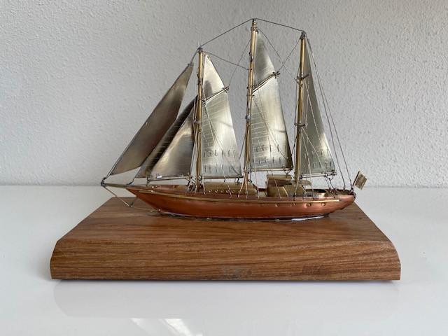 Schitterend handgemaakt model van de Eendracht