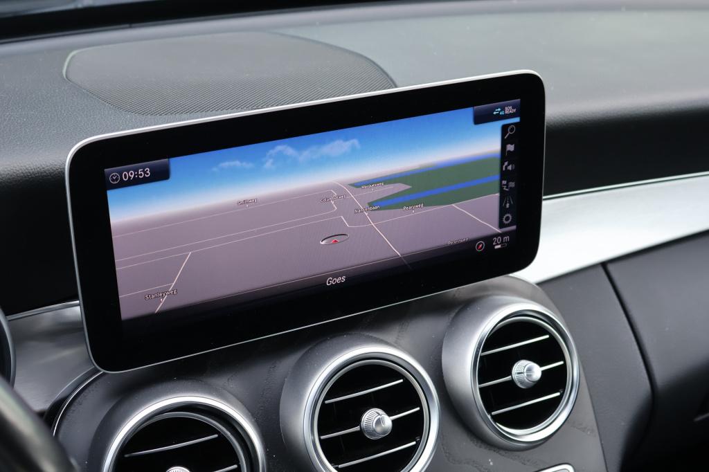 Mercedes-Benz C-Klasse 180 business solution amg i trekhaak i camera i stoe
