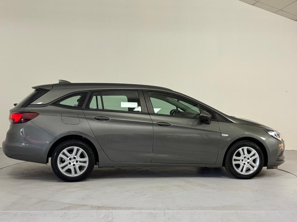 Opel Astra sports tourer 1.0 online ed.