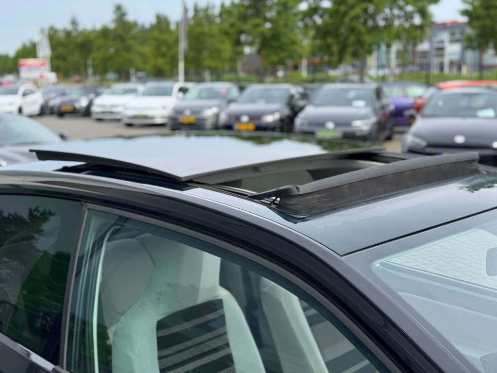 Seat Mii 1.0 style chic * panoramadak * stoelverwarming