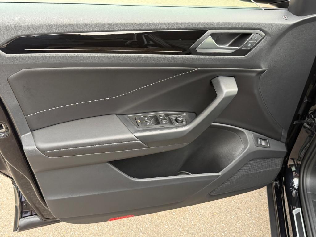 Volkswagen T-roc 1.5 tsi 150pk dsg r-line | camera | keyless | elek. achter