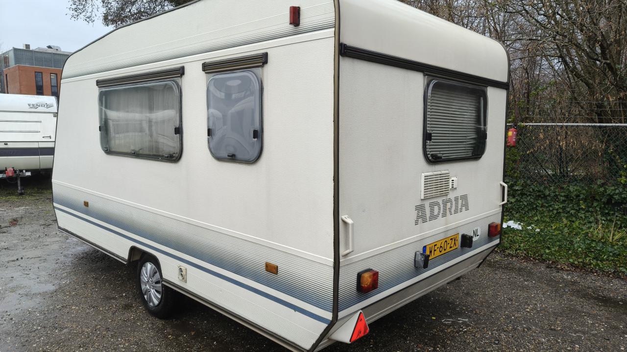 ADRIA UNICA 4153 ce 1990 bj VASTBED TREINZIT