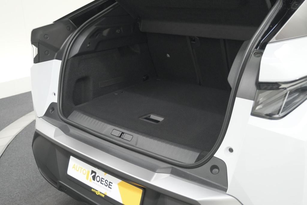 Peugeot 3008 1.2 hybrid 136 gt | panoramadak | focal audio | alcantara exec