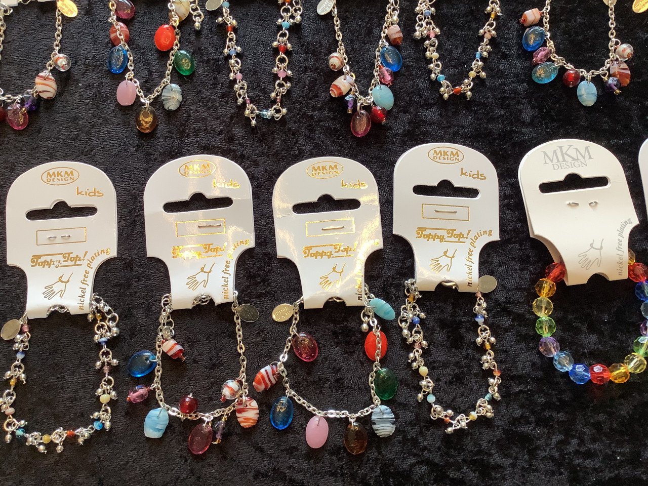 Partij leuke kinder armbandjes. (Partij 138)