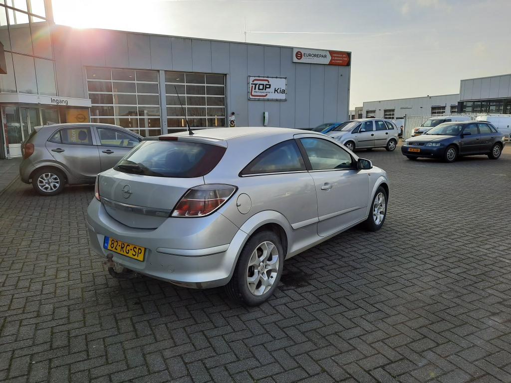 Opel Astra gtc 1.6 sport