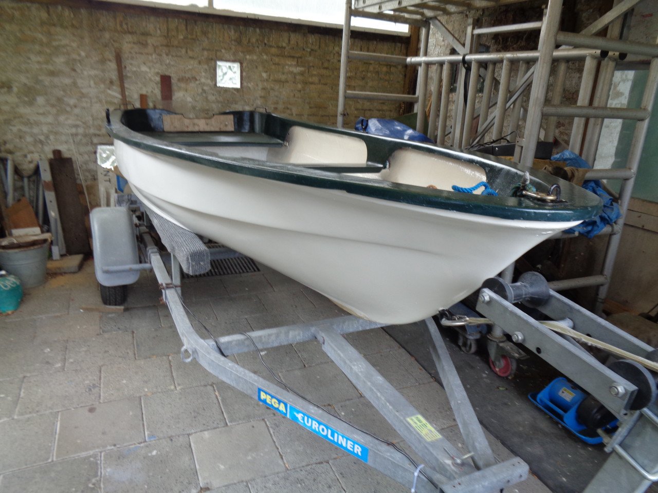 Roei/visbootje Placom 340