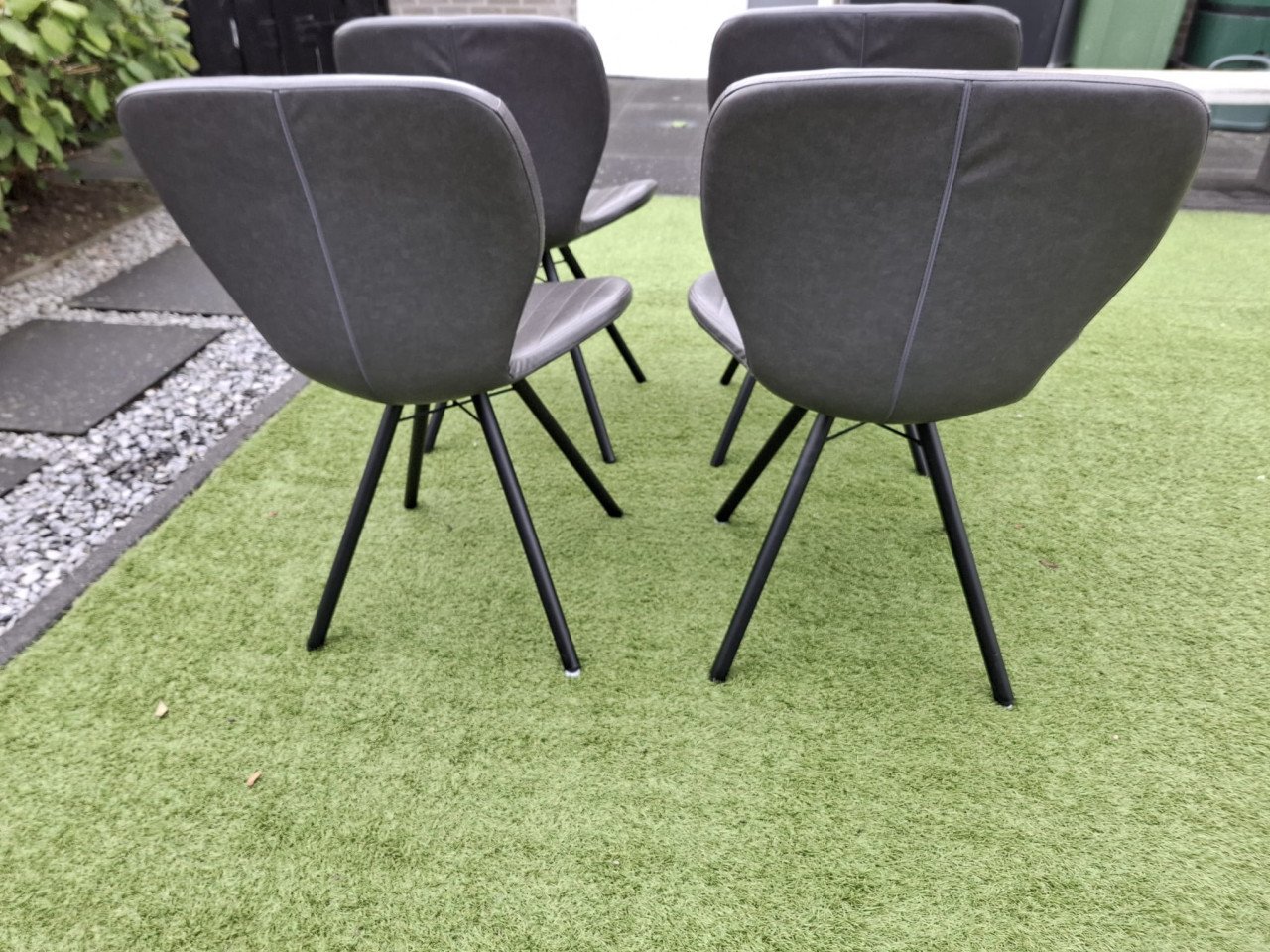 Eetkamerstoelen 4 stuks GRATIS