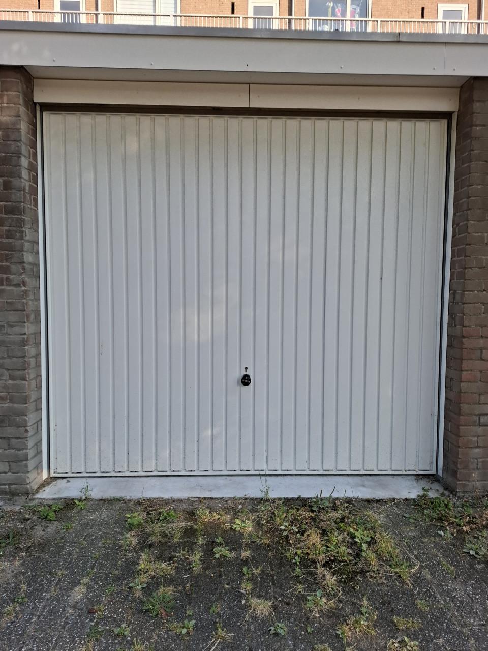 TE HUUR NETTE GARAGEBOX IN VLISSINGEN