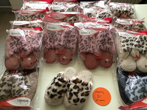 Partij mooie panter print sloffen. (Partij 51)