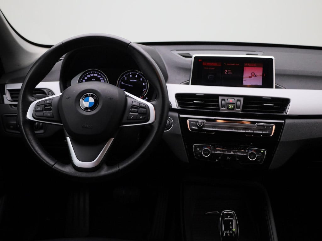 BMW X1 sdrive18i executive | automaat | navigatie | verwarmde stoelen | ele