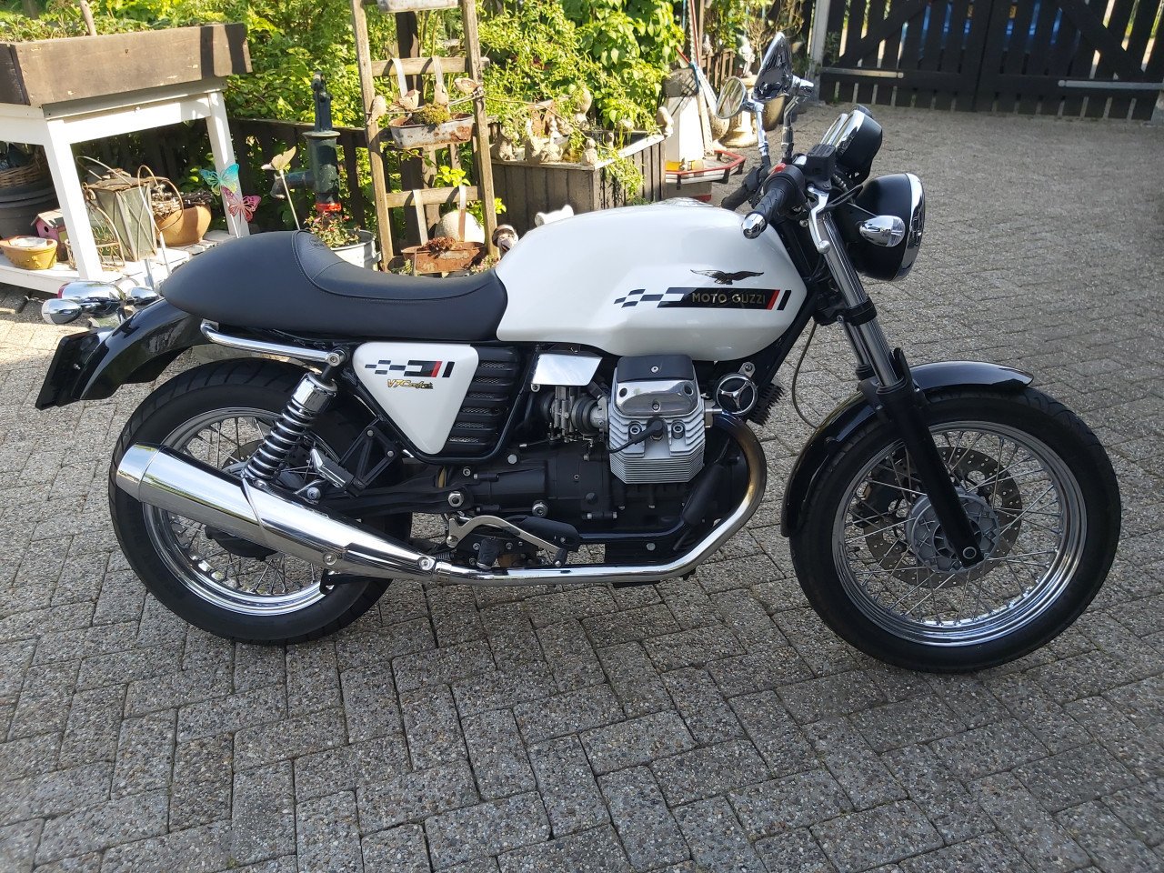 Moto Guzzi V7 Classic Cafe