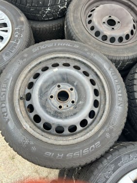 STALEN VELGEN MET VREDESTEIN SNOWTRACS BANDEN 16 INCH