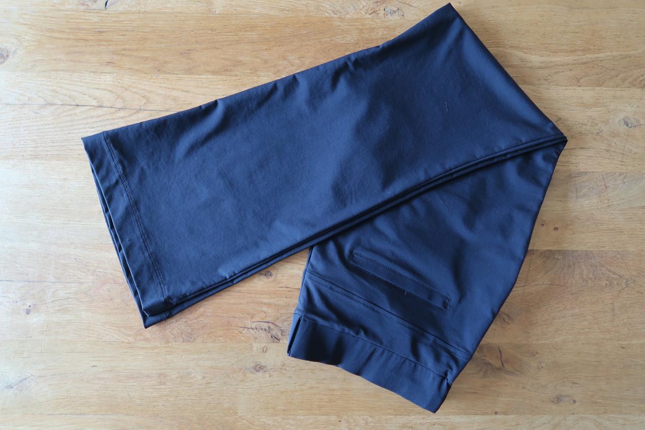 2 Zwarte damespantalons als nieuw, in maat 2XL en maat 44 ANDCOWOMAN & C&A