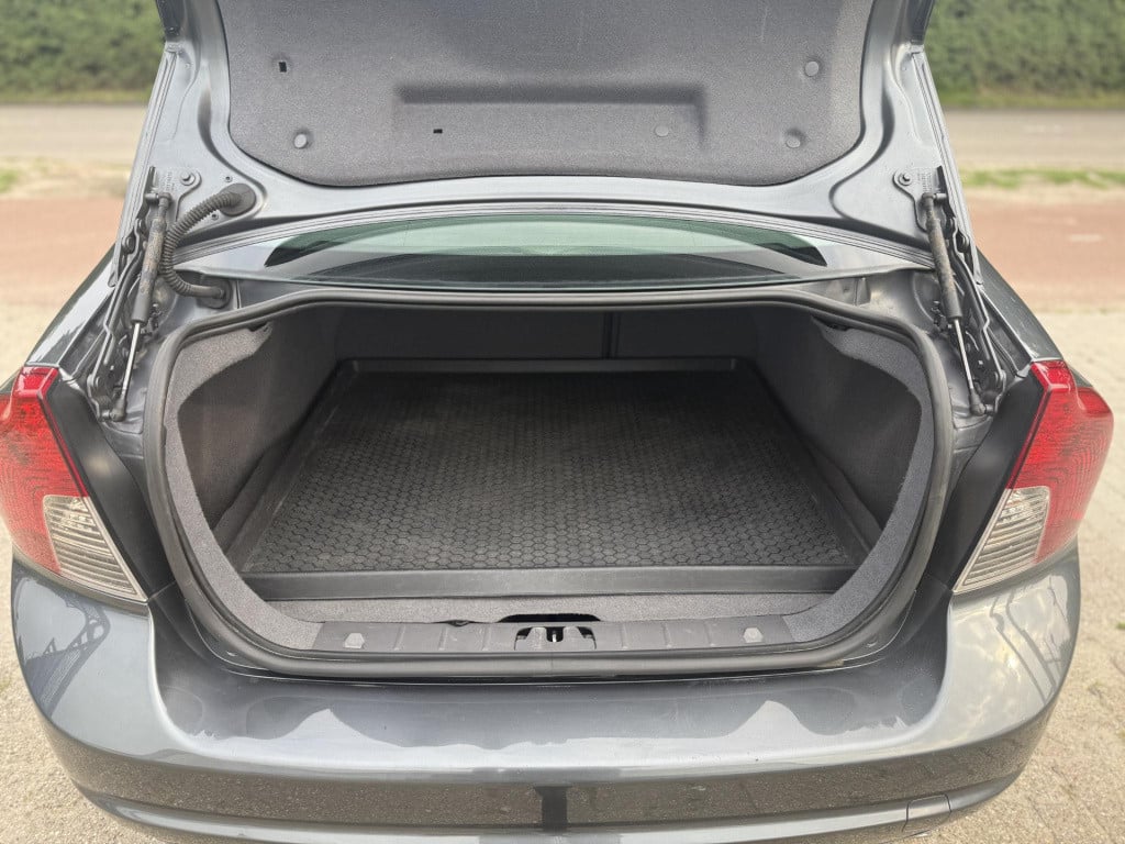 Volvo S40 2.4 d5 momentum 5 cilinder voll onderhouden