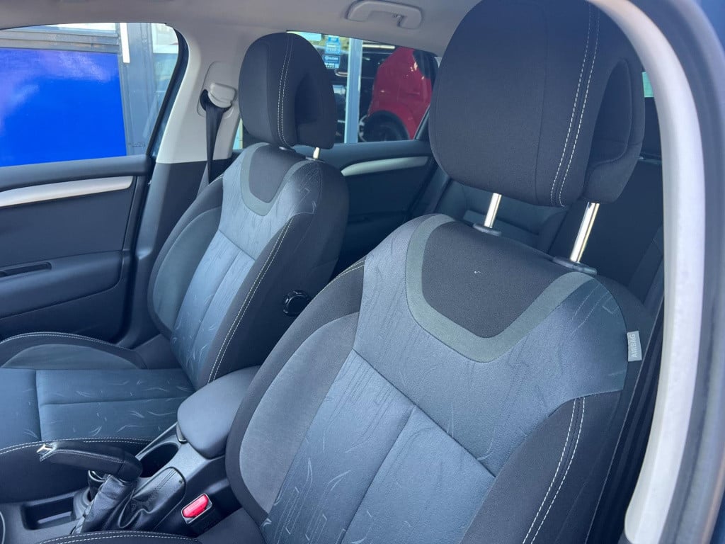 Citroen C4 1.6 vti collection, navi, trekhaak enz...