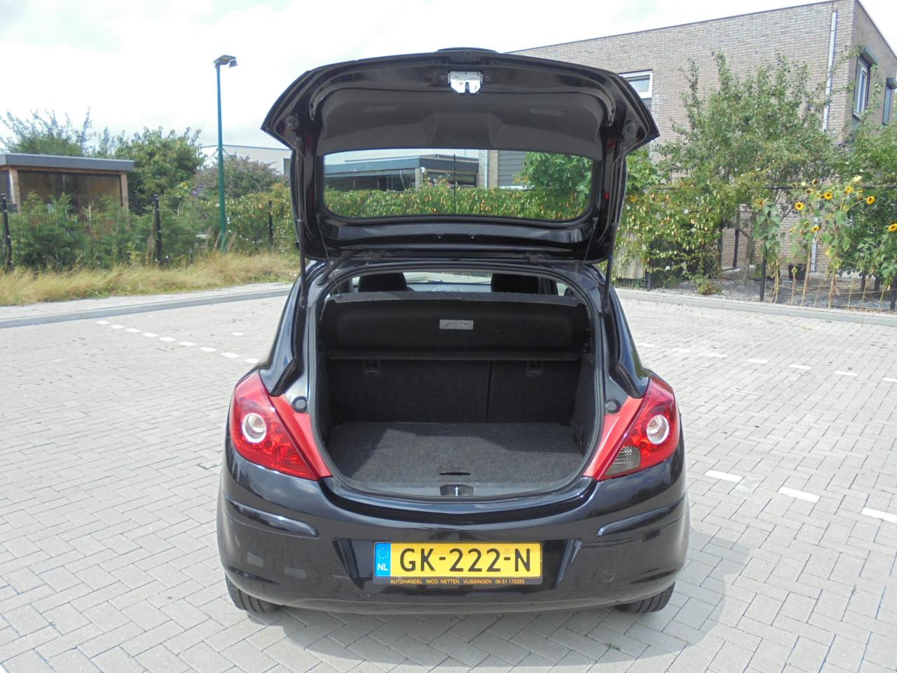 Corsa 1.2-16V in nette conditie,163.793 Km Apk.Juli 2027