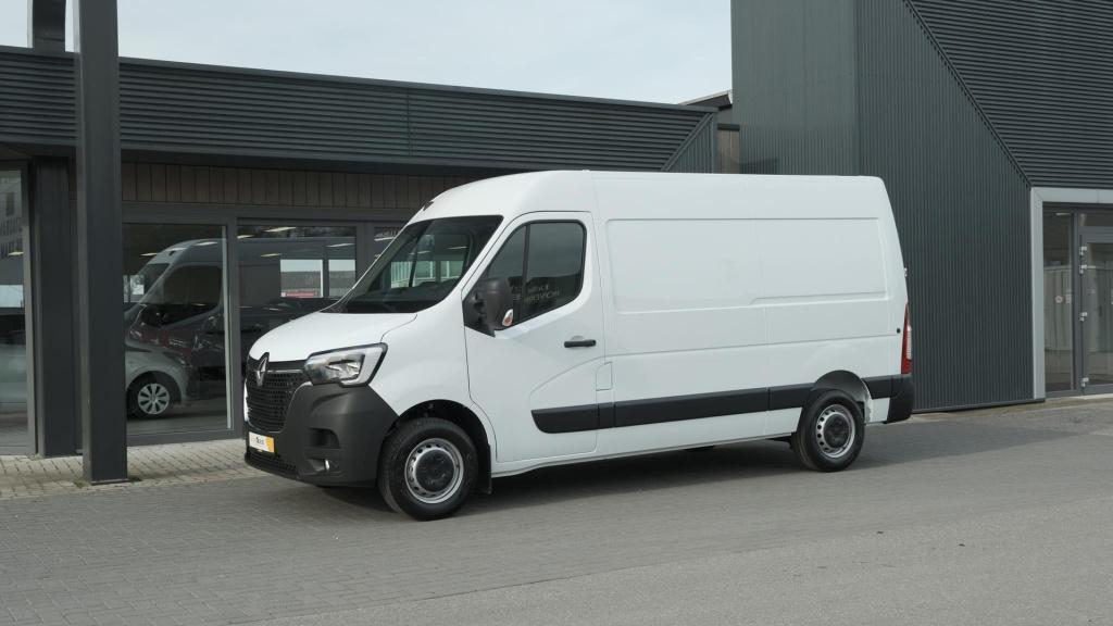 Renault Master t35 2.3 dci 135 l2h2 comfort | direct leverbaar | navigatie 