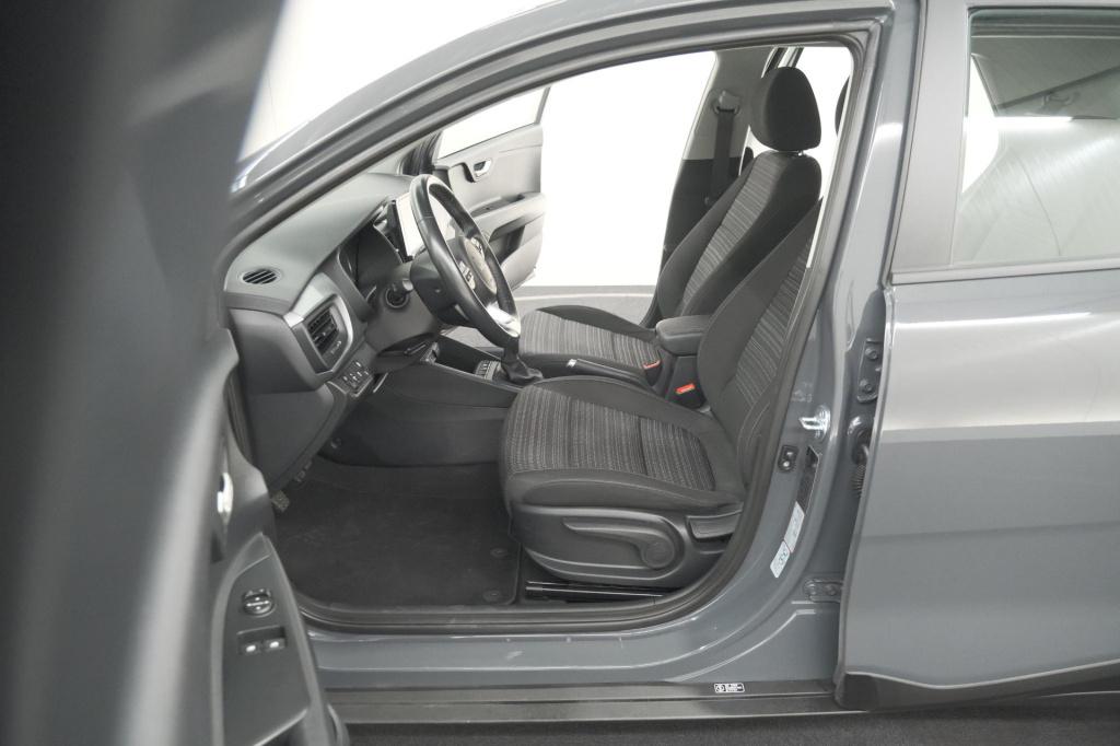 Kia Stonic 1.0 t-gdi mhev dynamicline | camera | apple carplay | parkeersen